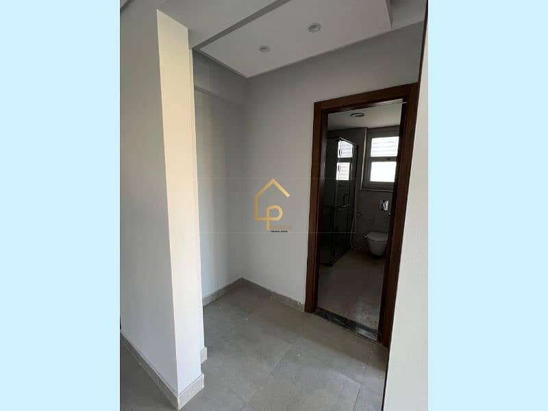 7 WhatsApp Image 2025-09-24 at 4.53. 14 PM (2). jpg