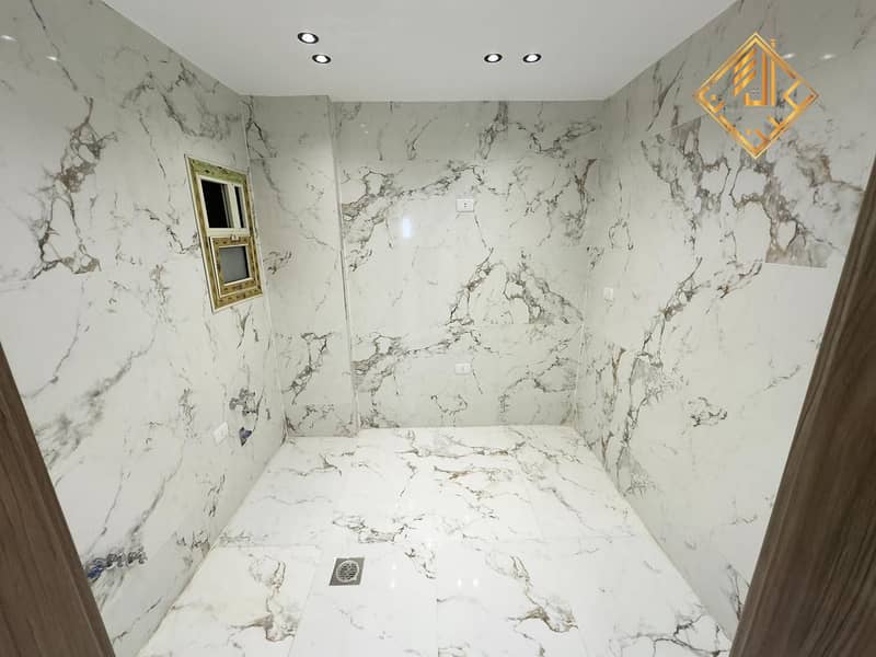 4 WhatsApp Image 2025-11-09 at 21.11. 39 (2). jpeg