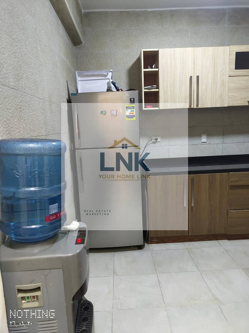 24 d40a0df3-80ee-45a8-9f7c-1025716f1bef. jpg