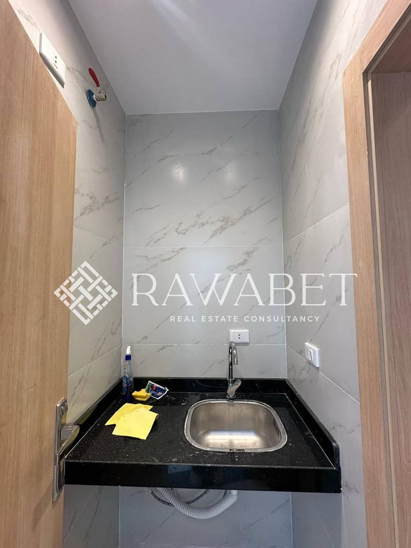 4 04d835fb-1ea0-4db4-8ae0-5529bafacbdb. jpeg