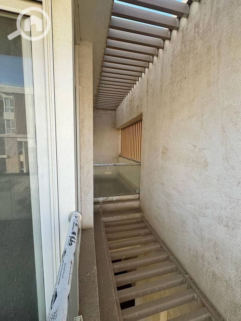 4 0c09a9e3-604a-46b4-80e4-fb0299b89d21. jpeg