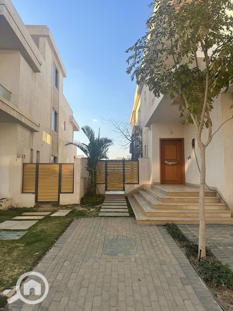 5 ba5e2fea-2cf0-4128-a1ee-8a13f1c84b3f. jpeg