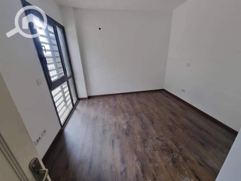 2 59bc24ce-2a1a-464b-9bd2-e6de11bb04bb. jpg