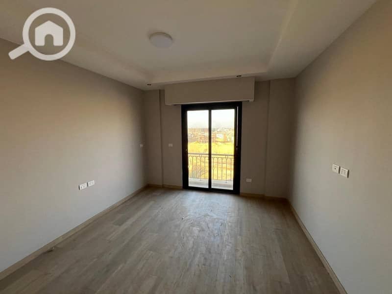 6 7fdb0778-198e-4af0-8dff-54c6e4cb84ff. jpg