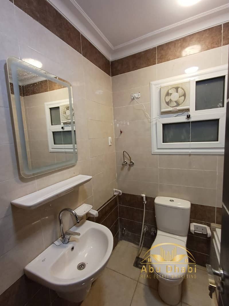 8 8bb13108-4904-4f7b-a984-c3c5b29db773. jpg