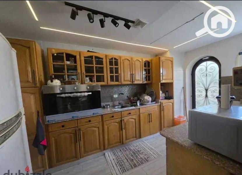 8 e8fc8d3d-bffa-49ed-a92f-68a0996893da. jpg