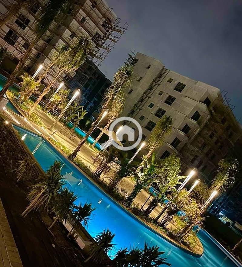 12 2771d35c-b551-47a2-a586-86f09c5e86d8. jpeg