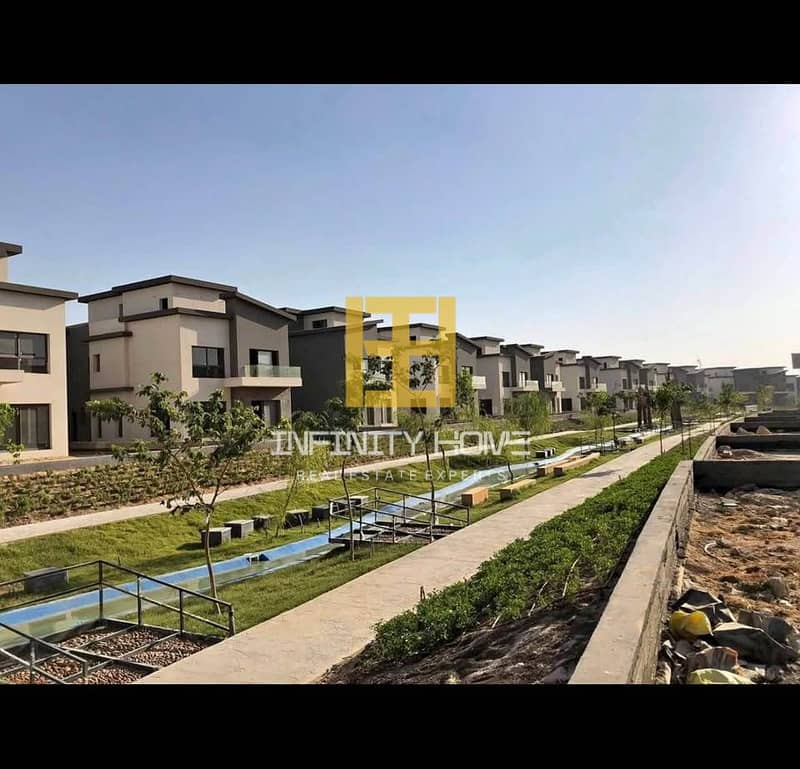 9 599838892_2144031686405542_572345258417897559_n. jpg