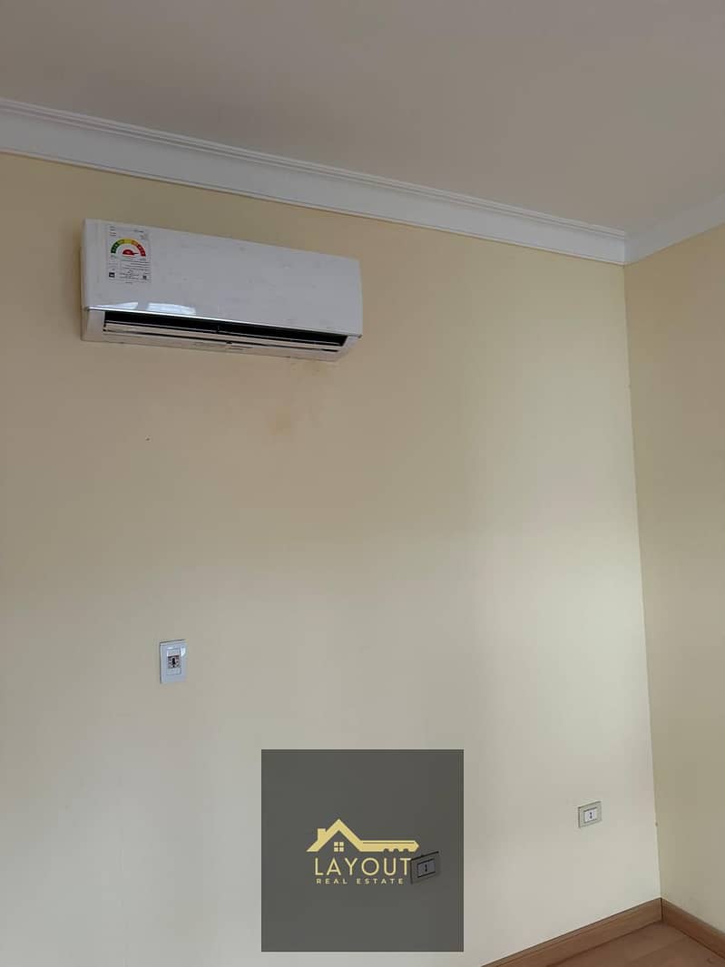 3 60f317d6-25f4-4b64-8f69-8edabd53784a. jpg