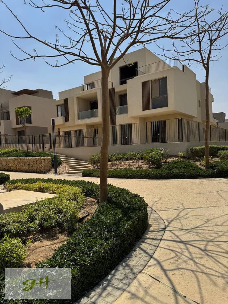 12 07667b2b-ed03-429a-b789-cac91ac08cd0. jpg