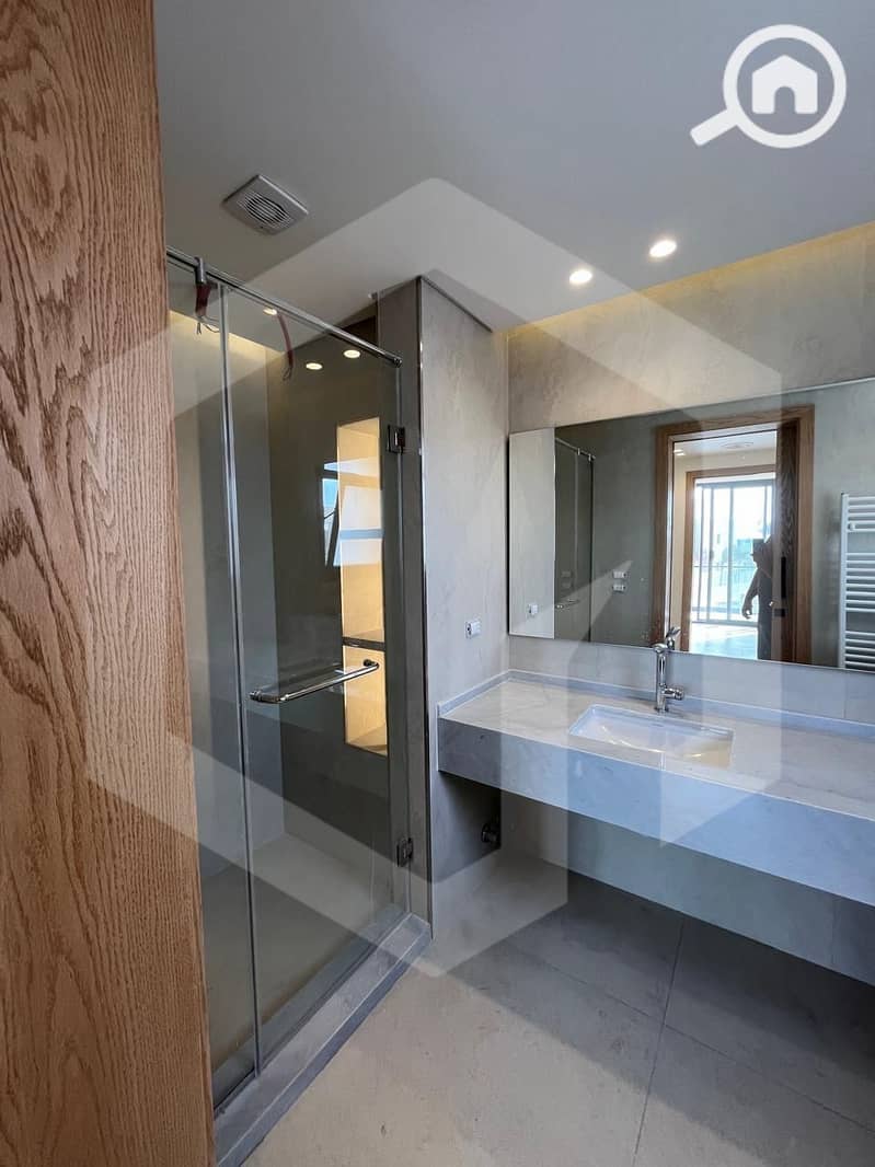 8 The Estates 8. jpg