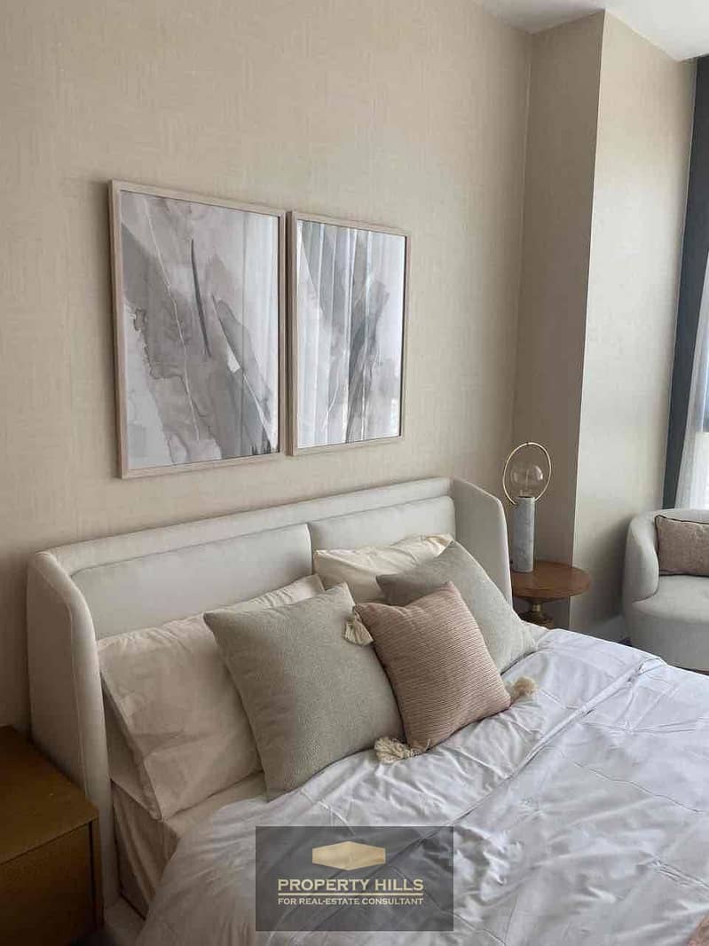 12 b5205ddc-decb-47ba-874f-0b73df7dd0e5. jpg