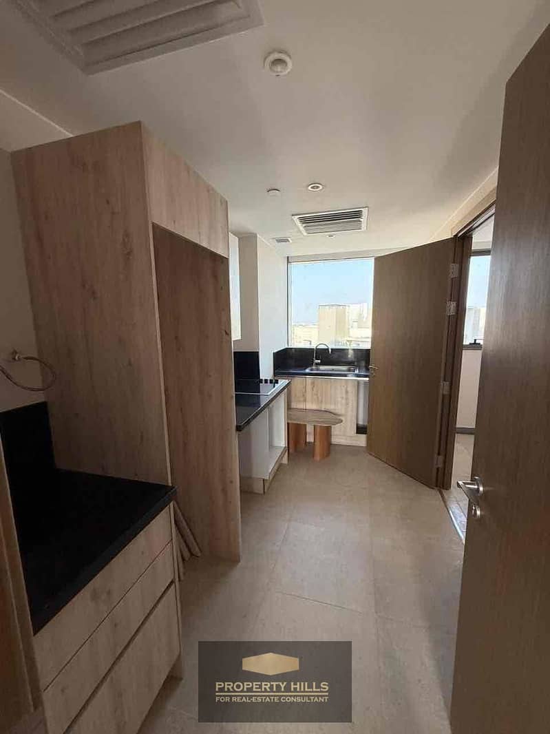 19 dfb59157-6033-42e7-b82f-9900f5a55c09. jpg