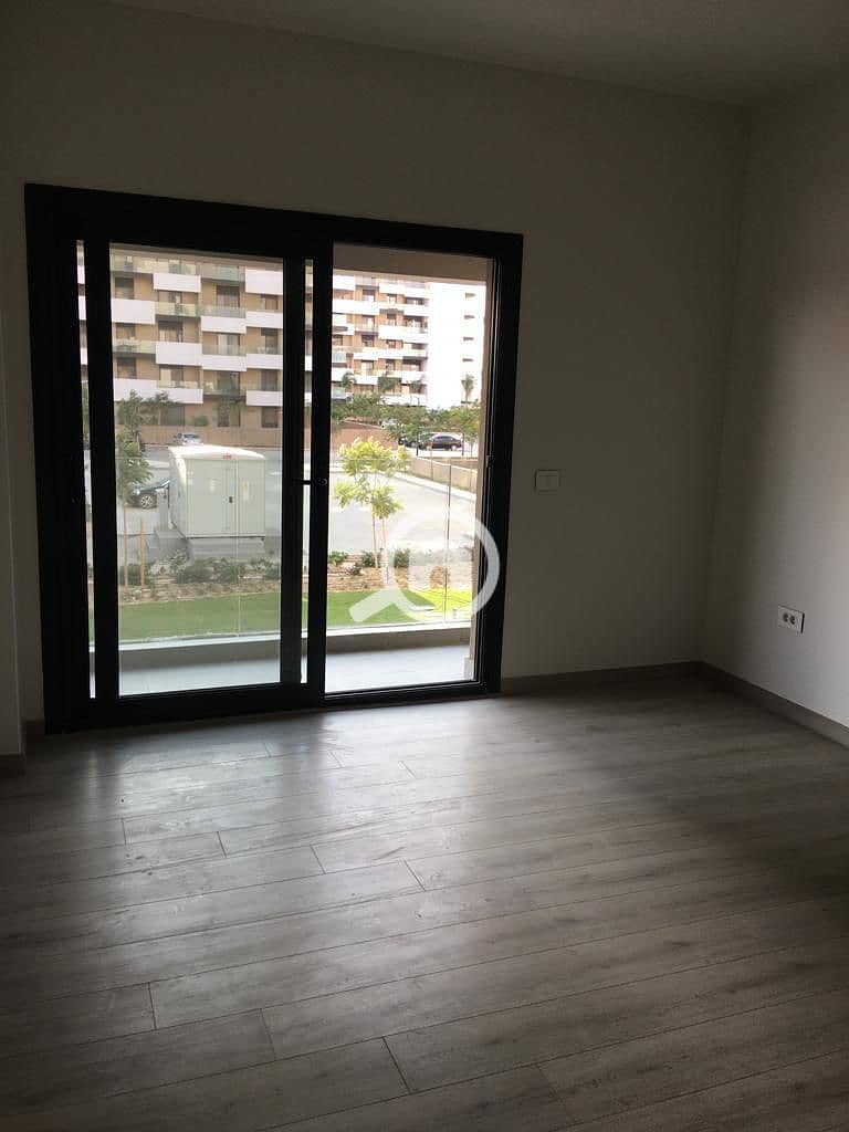 8 b4690136-a045-44bc-8f45-bb67c0f5f6d7. jpeg