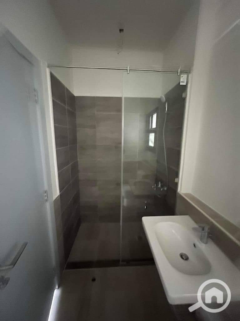 10 7b2b5ba2-c579-4656-a9aa-2787eacc00af. jpeg