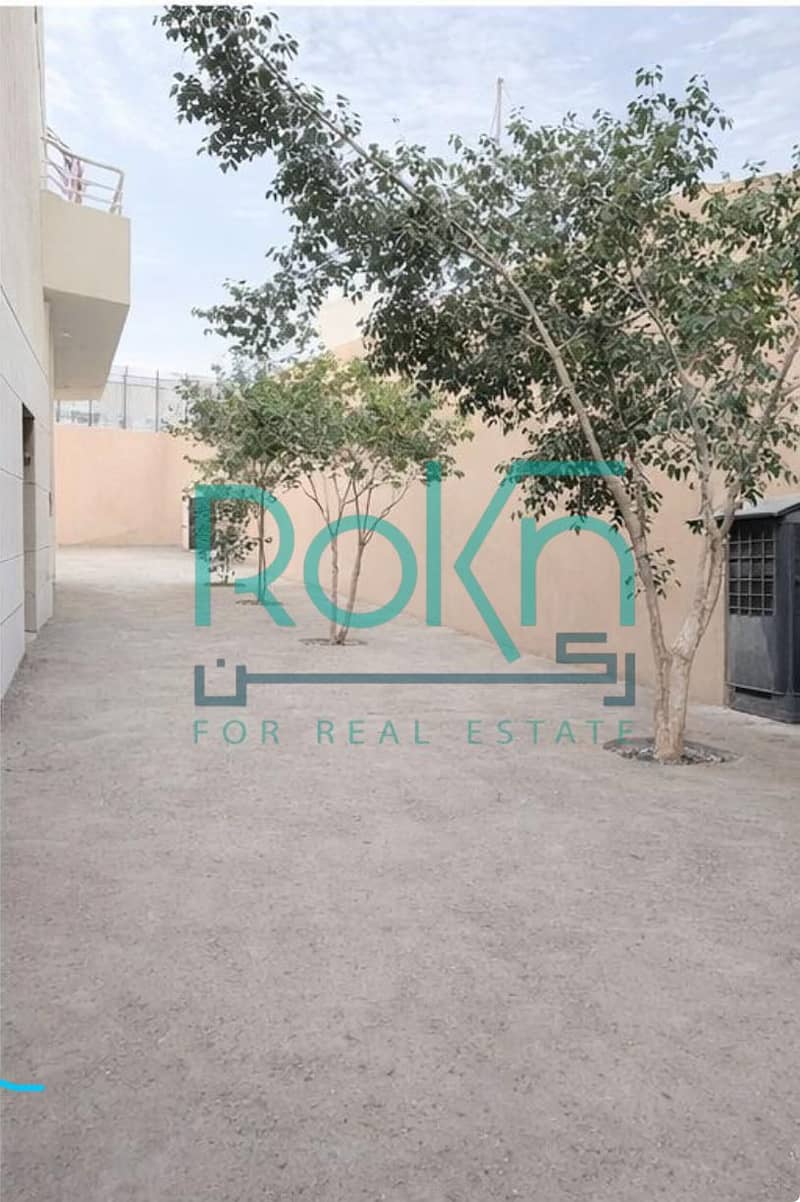 4 dfb3d5a3-a9cf-49e1-ab0d-5c52447ee79b. jpg