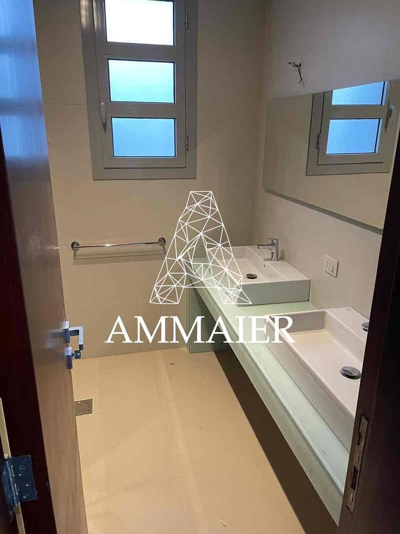 4 a5841cce-4c26-423a-8764-e7f41411f55a. jpg