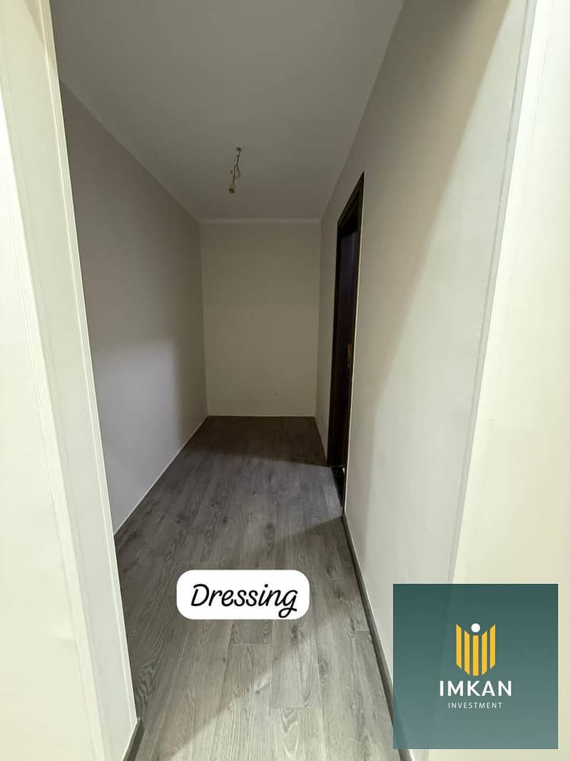 9 d0dc39d0-6b5d-40f8-bb8e-7c17ea92fd44. jpg