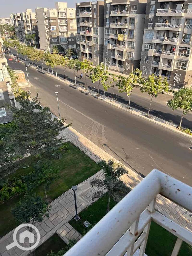 8 ea021b5e-cdf5-4484-9396-5e4dbdef7abd. jpg