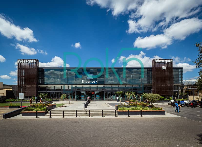 10 imgi_217_07__V5A2800-scaled. jpg