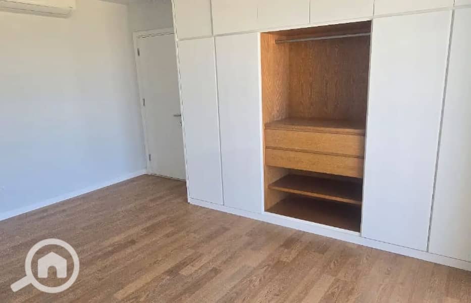 7 7242363-c4f9do_1400x900. jpg