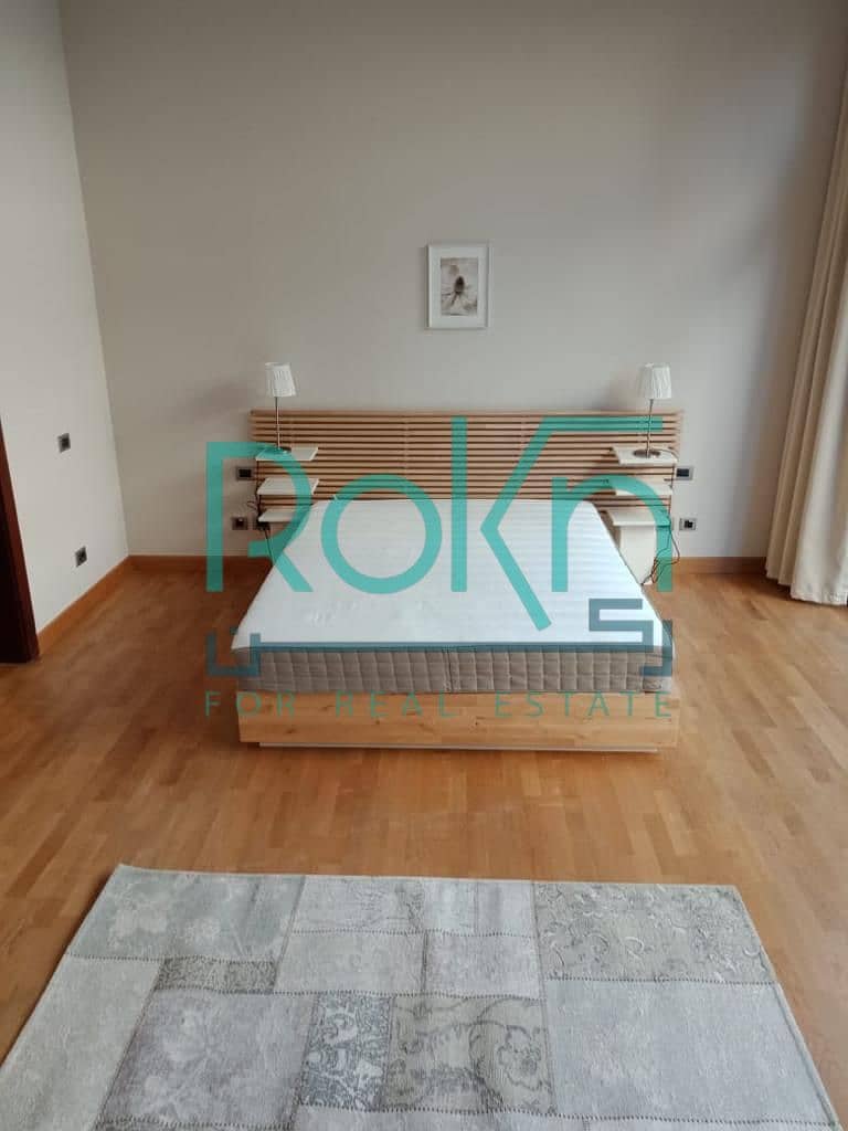 12 21ea32db-2813-4e5b-9ad4-c929c8d6df0f. jpg