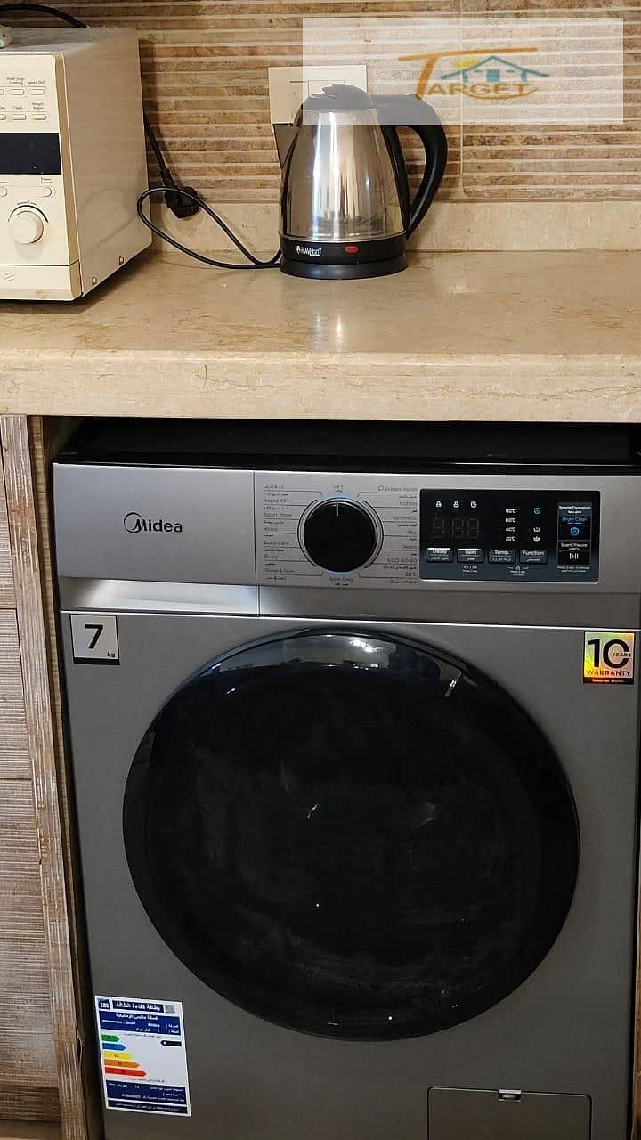 11 b2d755d1-fb10-45f8-b8ed-7da685abb40b. jpg