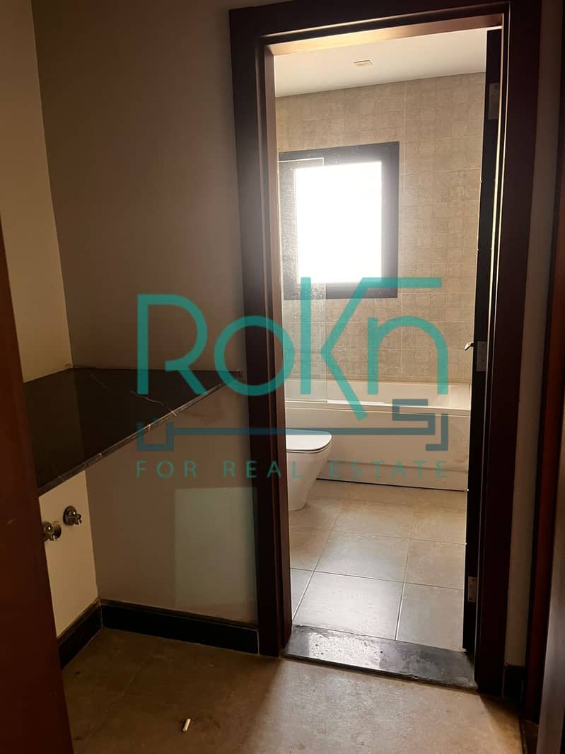 7 80af7fb0-be5f-4018-a85a-a3e117059928. jpg