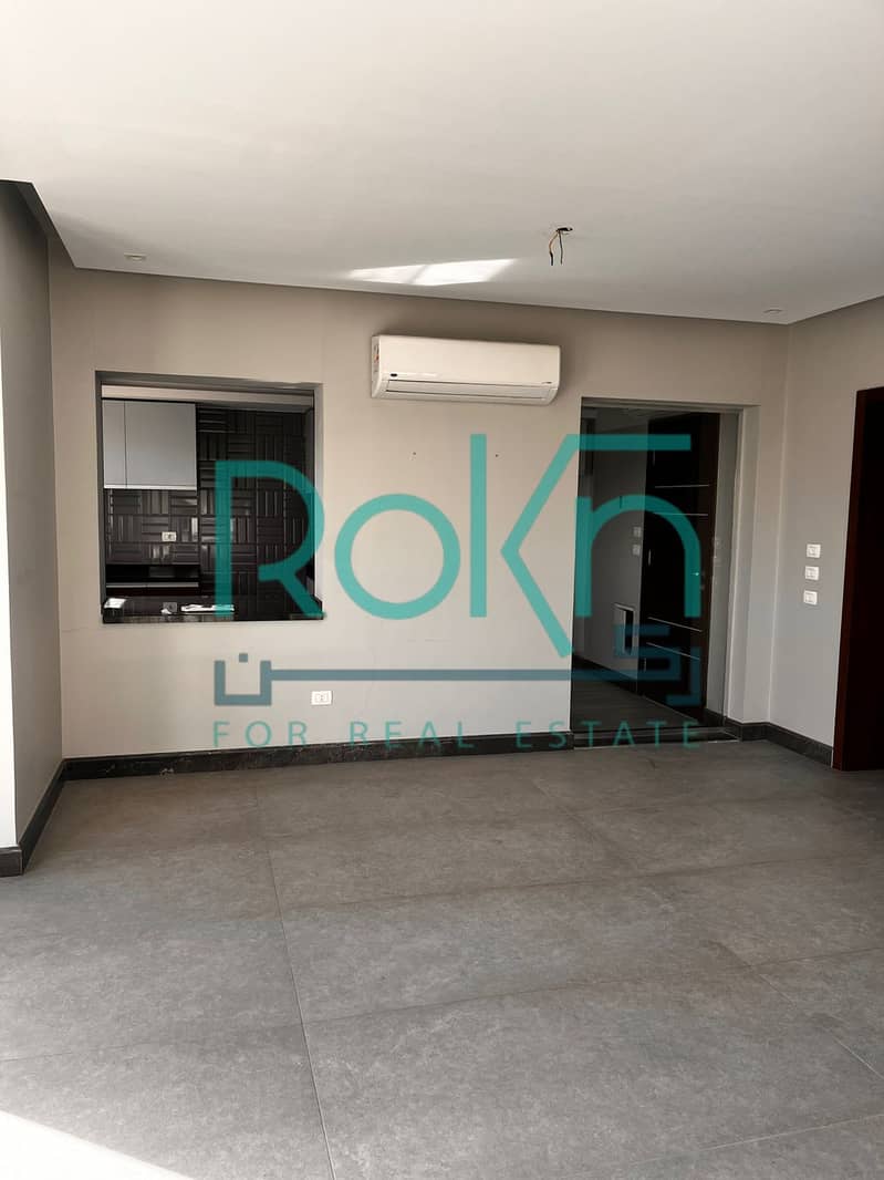 8 39495e5d-dc56-49ba-bdc8-dcf52d642ea0. jpg