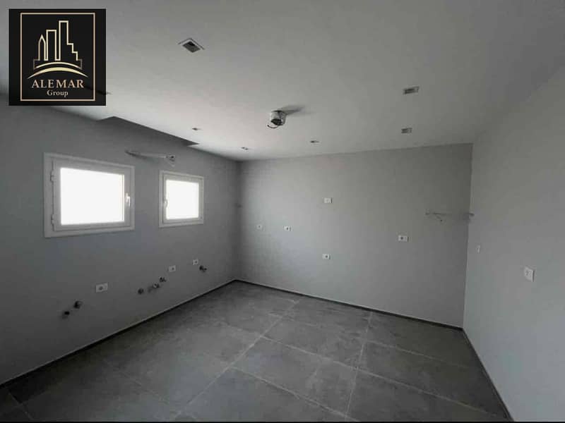 16 dbe77561-122f-4385-84bc-e69e1d2f4b19. jpg