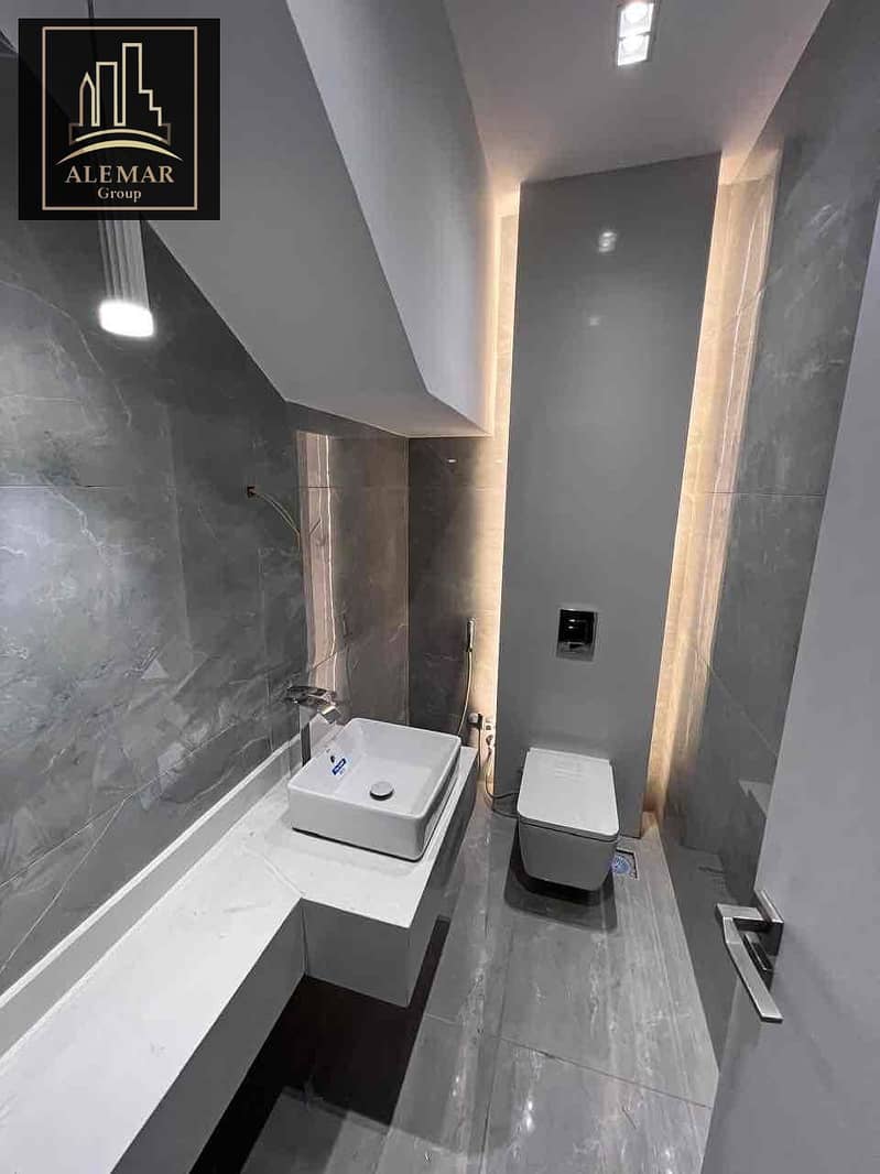 18 04793618-0d57-49d3-826e-47bed9d6632d. jpg