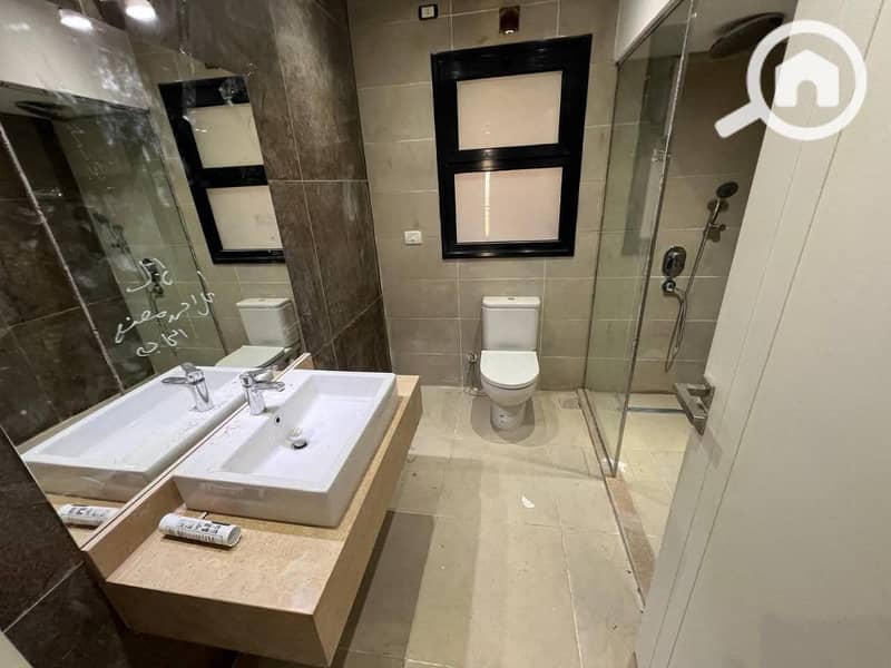 5 9ffa6f0e-dd1f-42a6-bf33-9e1d963ad8b0. jpg