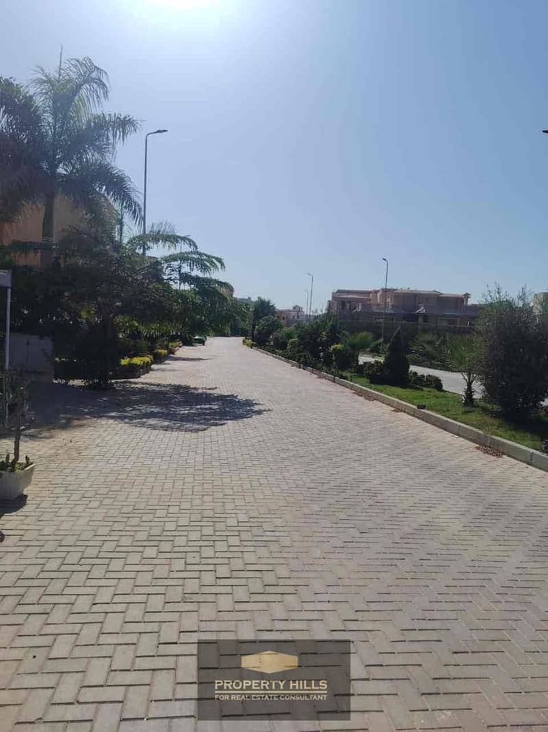 4 68f9afcd-b21e-4a13-a9b7-a976e9d3a759. jpg