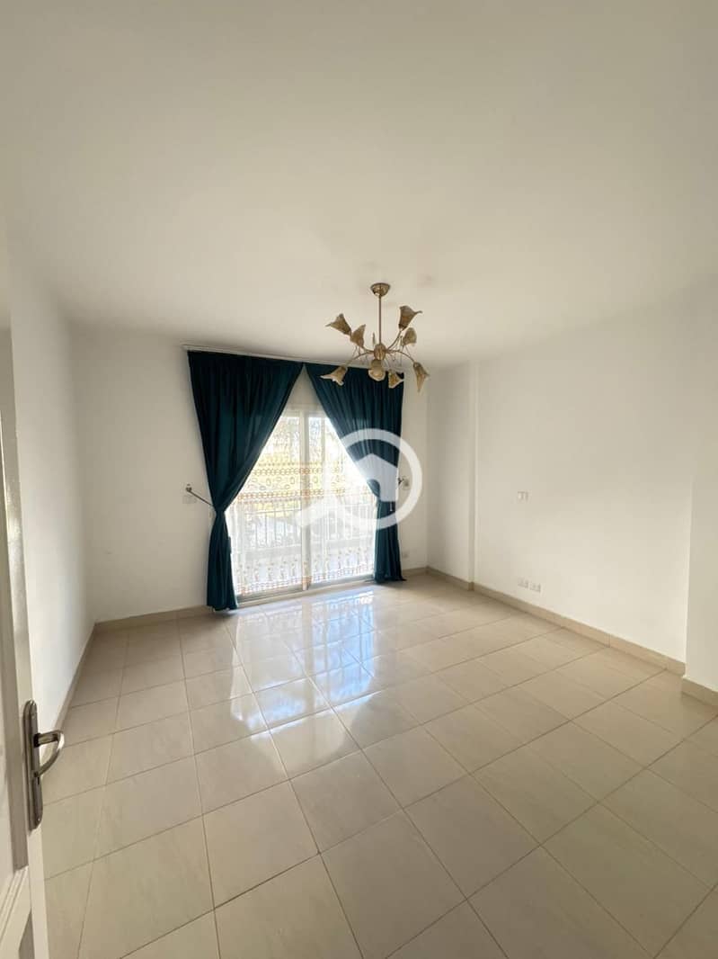 4 0a22dc26-bef0-4b88-a7e1-2398a5daf436. jpg