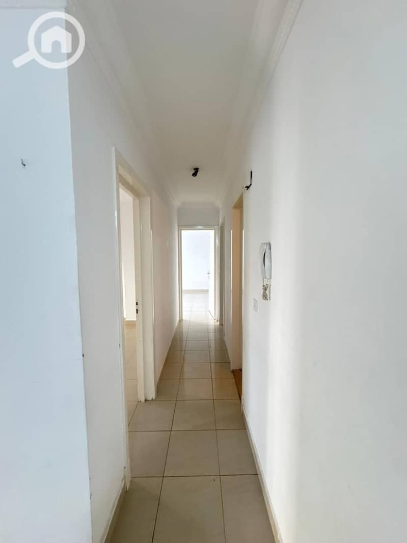 5 4e3cfe20-b52b-473a-aec7-d3a38a172e95. jpg