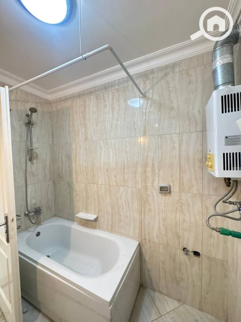 10 954bd68c-de86-4dc2-82e1-5103e04cc70c. jpg