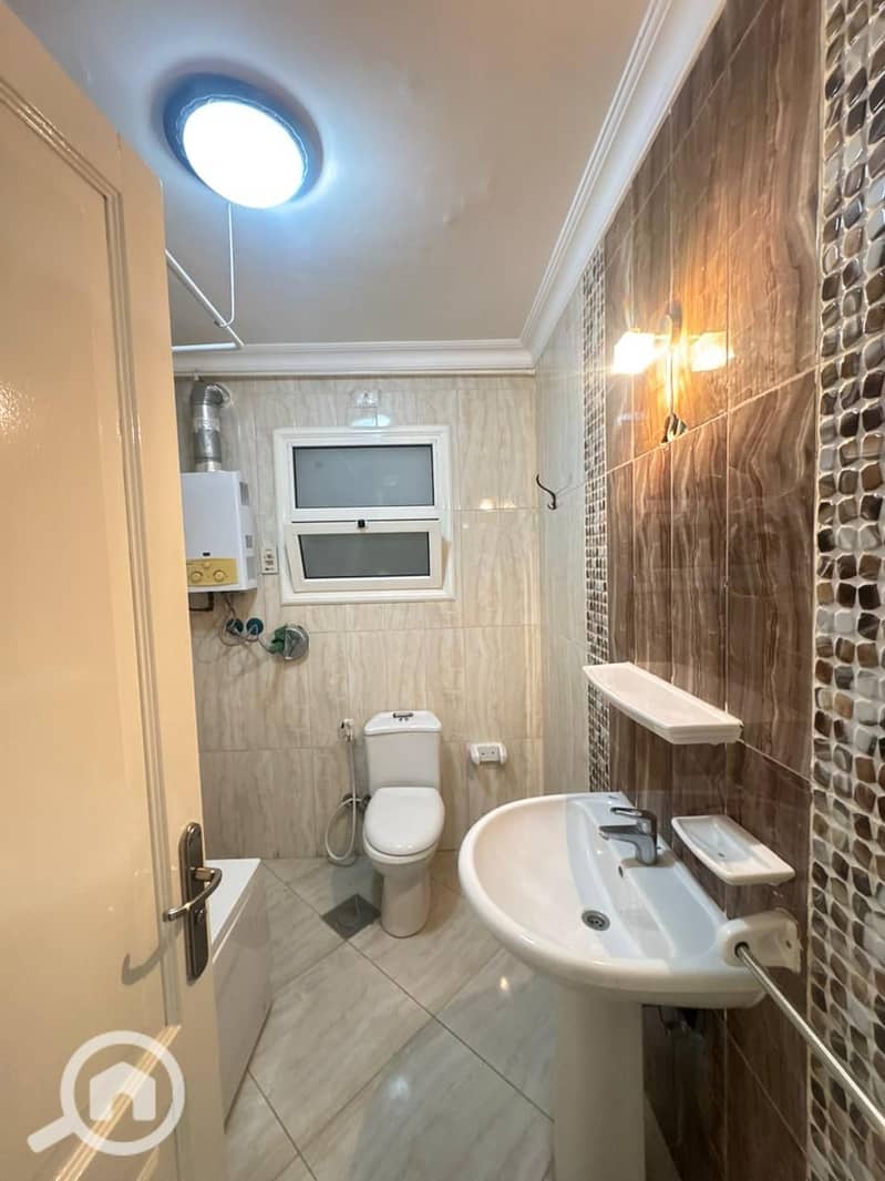 14 d4ac4787-ad0b-4f65-b6d3-e3d01af8ad12. jpg