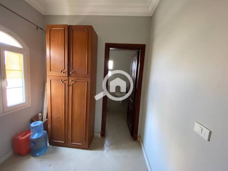 5 6ab73a2f-0536-4091-b48d-6d8eadd12a84. jpg