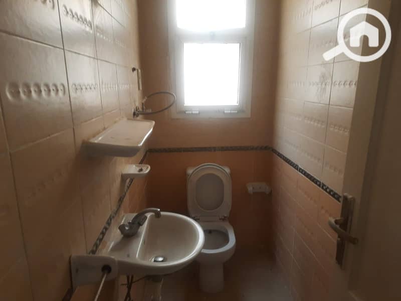 6 af7f90a5-93c6-49f6-8374-ebfce58b2c8b. jpg