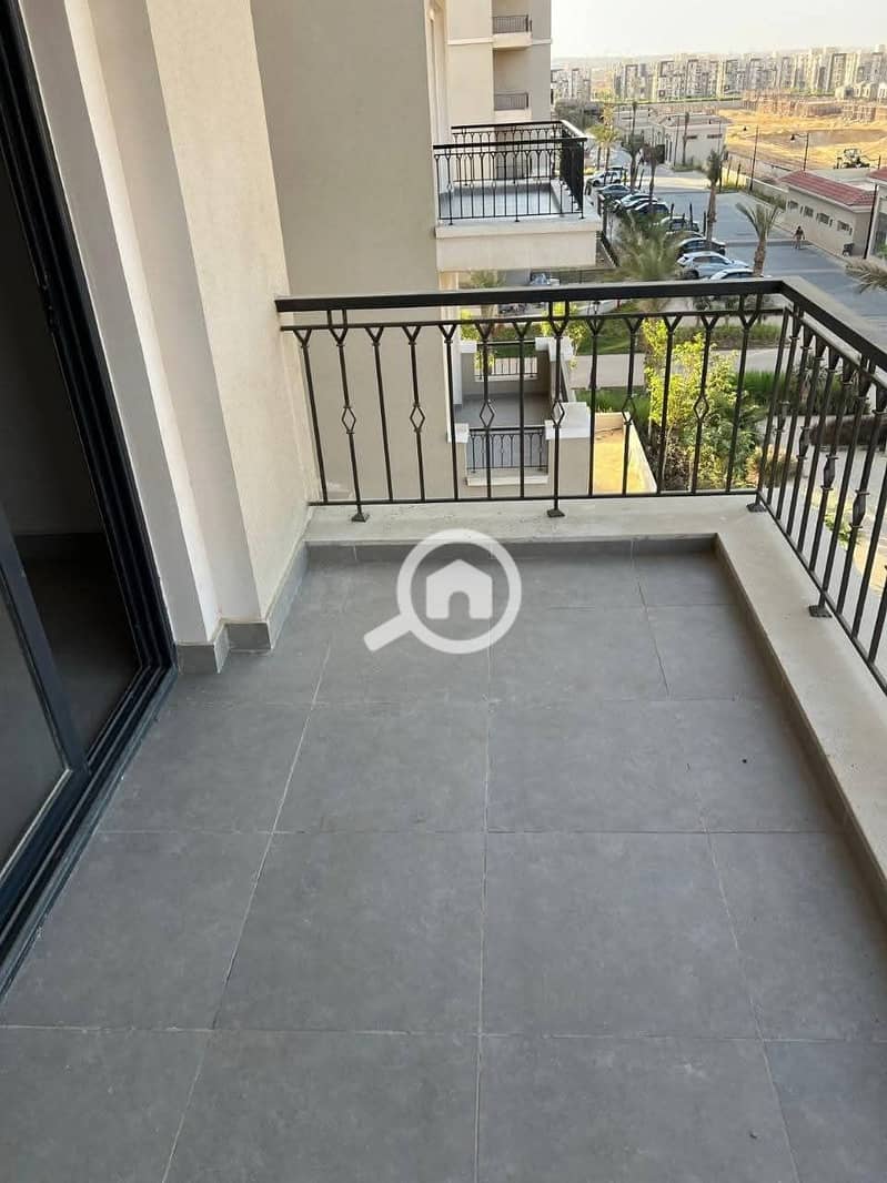 5 8dd54357-2d32-41d2-ba4d-3590c5cc7f83. jpg