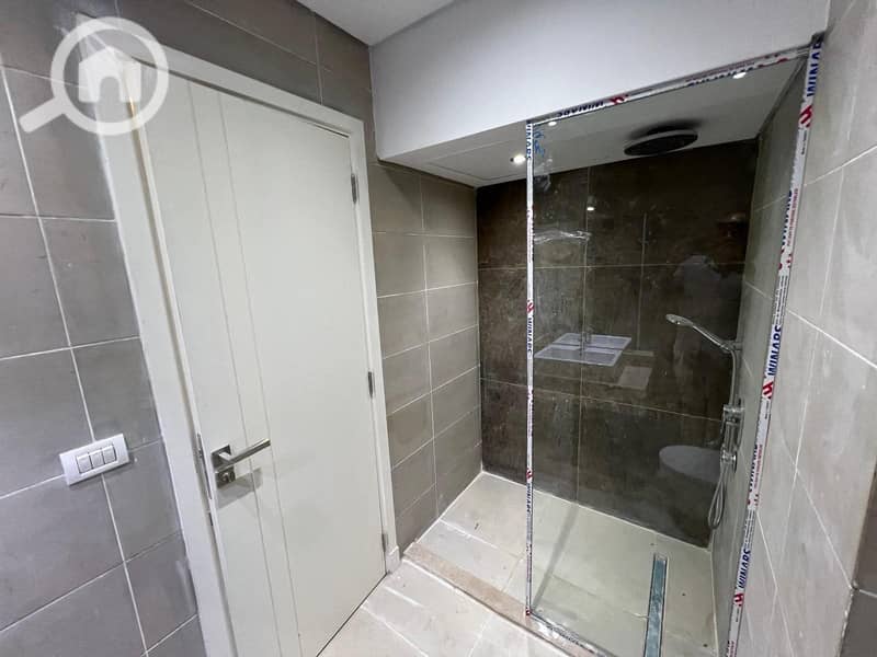 2 426d807a-7b0a-4742-bdb3-8e8ca474898f. jpg