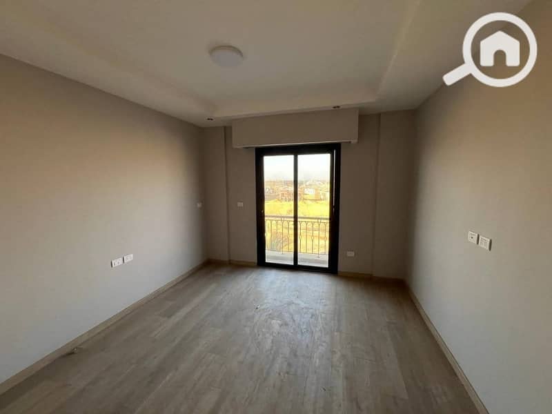 9 19d971cb-551f-4e8b-b63a-d6b62e491d29. jpg