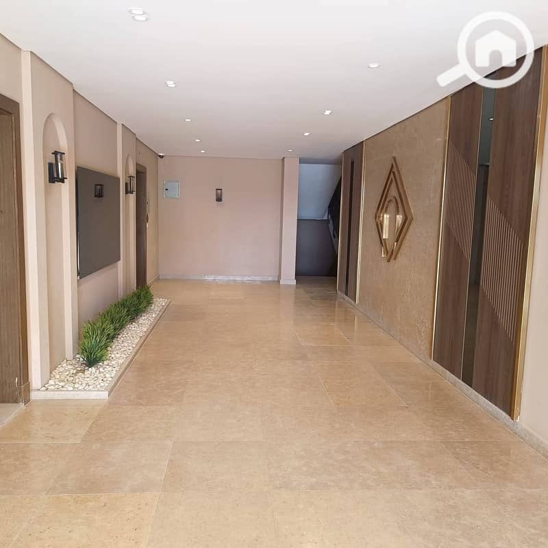 15 cc7e8cbe-eb83-42e3-b85b-e84c09a72b33. jpg