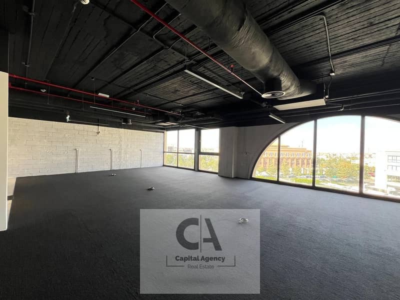 4 6a82be9e-6c5d-437d-9e26-236123431295. jpg