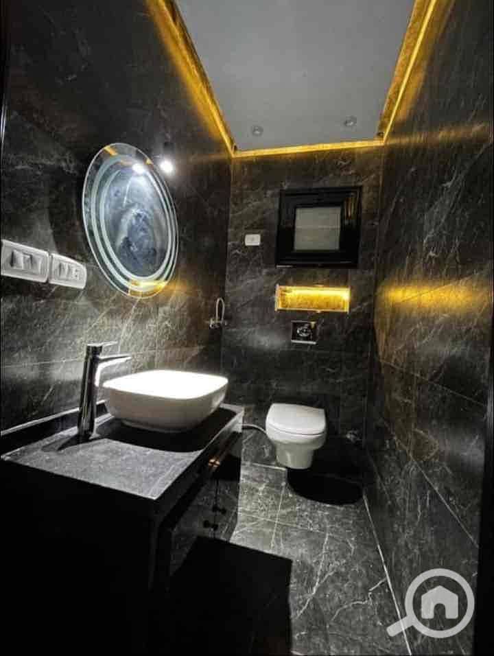 5 72c1f2f0-f81d-4c05-8e53-2694f44f3488. jpg