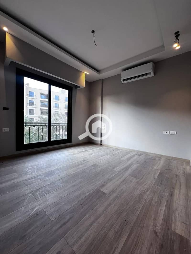 4 e4ef6736-c718-4aa7-b990-8052fb14ea6b. jpg