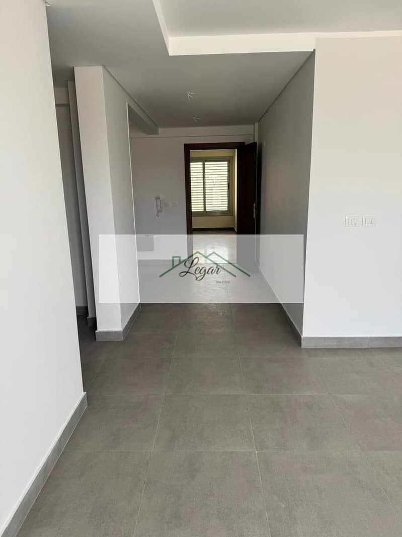 4 b63a2d01-6d81-4e10-afa9-759e8b7b5303. jpg