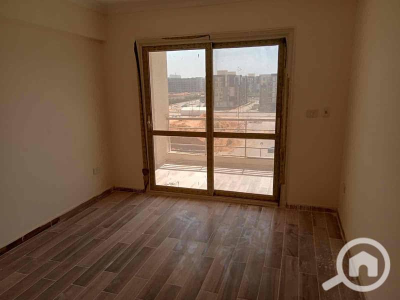 2 995382e9-1058-467e-96d7-2cdbde84a663. jpg