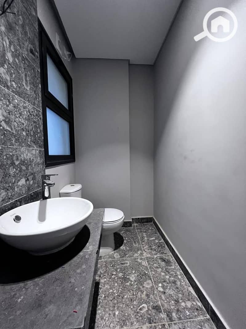 2 c5a97f1f-9f91-4e0d-91fc-70d0d3d31a03. jpg