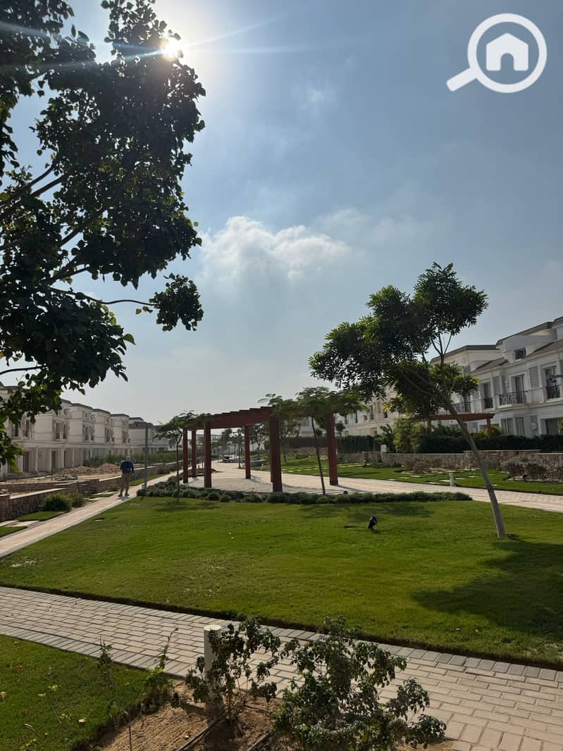 3 0f81f38b-6704-4423-b558-f38566bceb53. jpeg